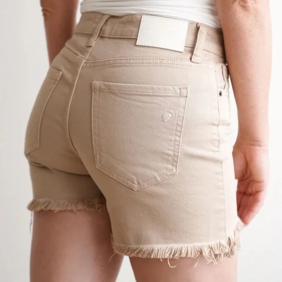 Carly Jean Revy Shorts - Picture 4 of 8